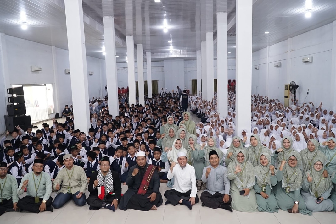 Hidayatullah dan Yasyir Ridho Awali Hari dengan Tausiyah Maulid Nabi di Medan